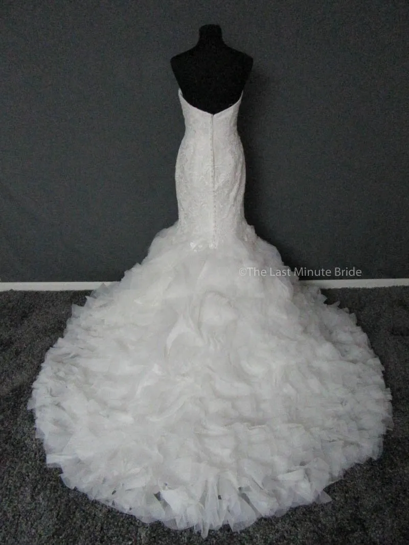 Allure Bridals 9254 size 16