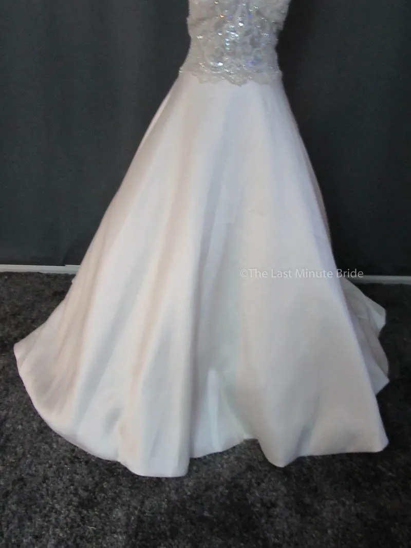 Allure Bridals 9404